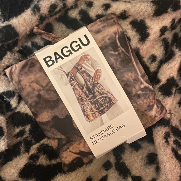 BAGGU Handbags - standard baggu in (controversial) photo forest!